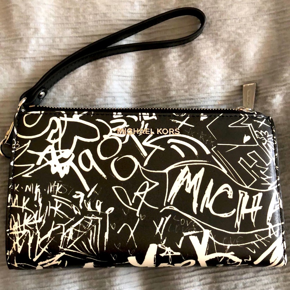 Michael Kors wallet/wristlet